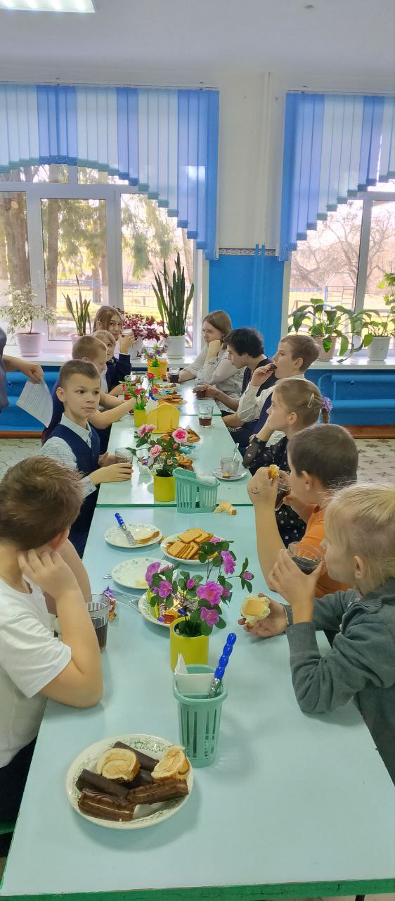 Наши милые девочки!.